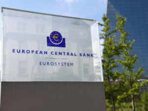 ECB-avoids -taper-talk'-and-says-that-inflation-will-remain-less-than-its-target