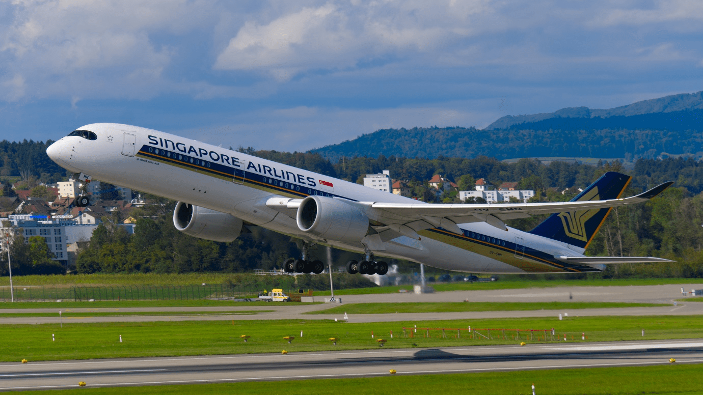 Singapore Airlines checks annual loss and says the outlook is improving