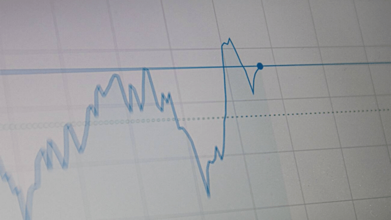 Treasury yields decrease as investors look for critical economic data