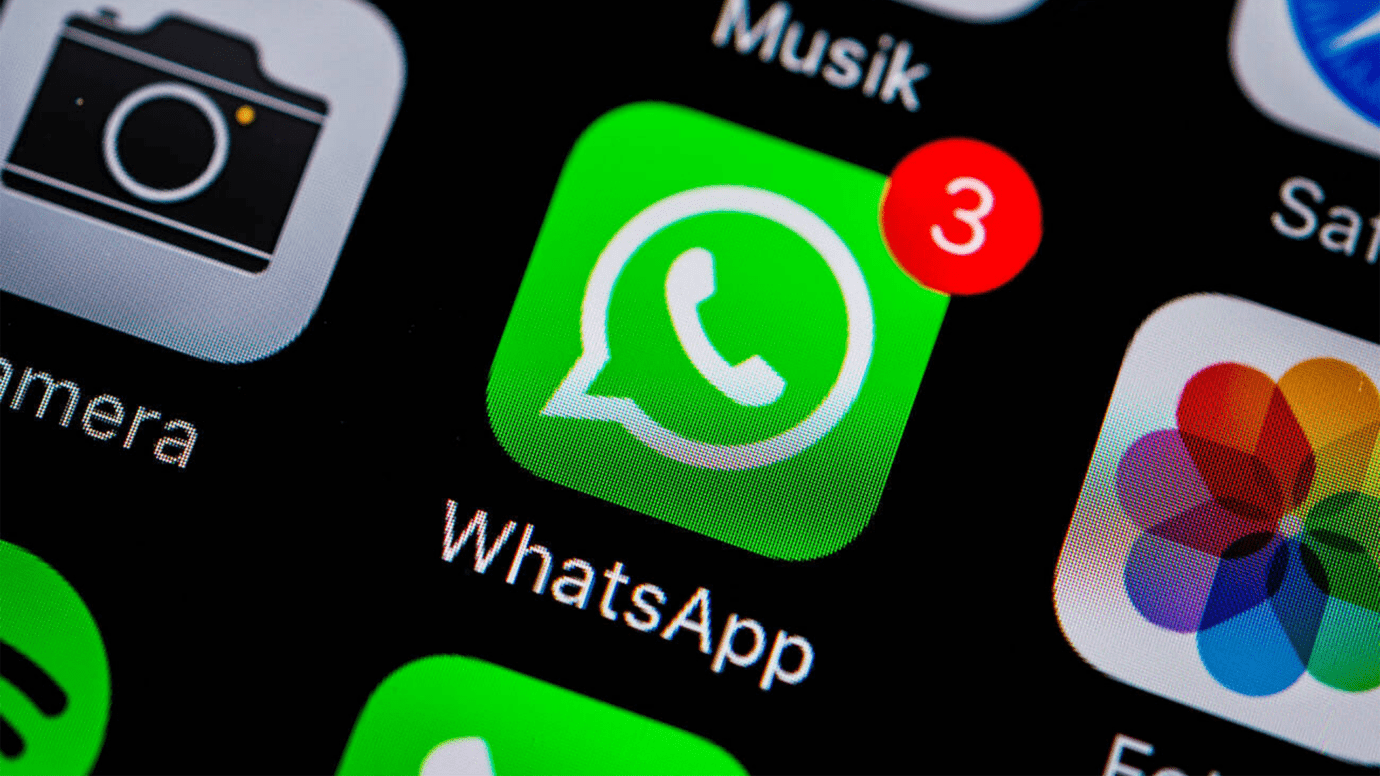 WhatsApp messaging service gradually returns after a global outage