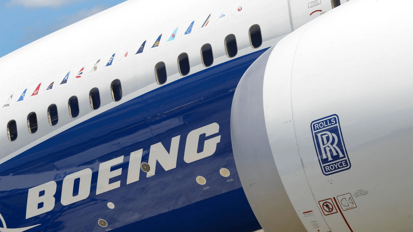 United Airlines is purchasing nearly 100 Boeing Dreamliners to replace ageing wide-body jets